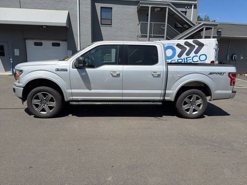 Used 2019 Ford F150 XLT w/ Equipment Group 302A Luxury AWD/4WD image 4