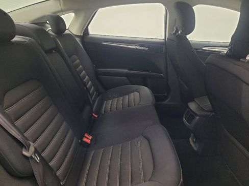 Used 2013 Ford Fusion SE image 19