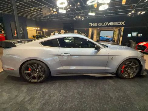 Used 2022 Ford Mustang Shelby GT500 w/ Carbon Fiber Track Pack RWD image 6