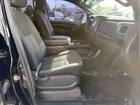 Used 2018 Nissan Titan SV w/ SV Convenience Package image 36