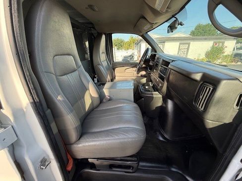 Used 2013 Chevrolet Express 2500 image 22