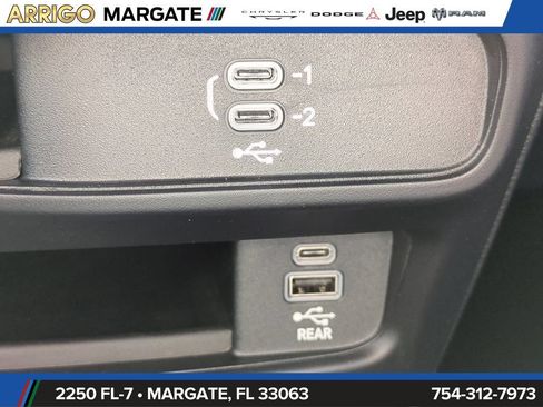 New 2026 Chrysler Pacifica Select FWD image 24