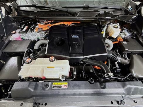 Used 2024 Toyota Tundra Limited image 30