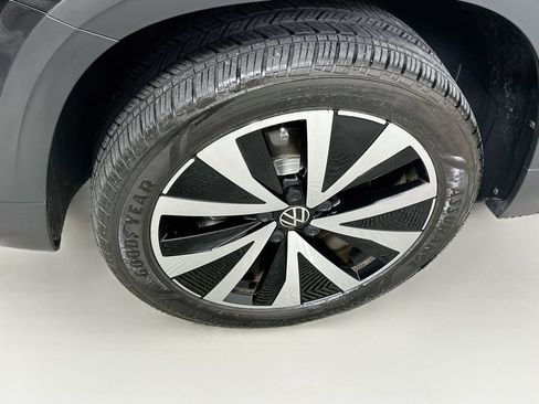 Used 2024 Volkswagen Taos SE FWD image 25