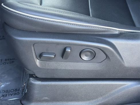 Used 2023 Chevrolet Suburban Premier image 27