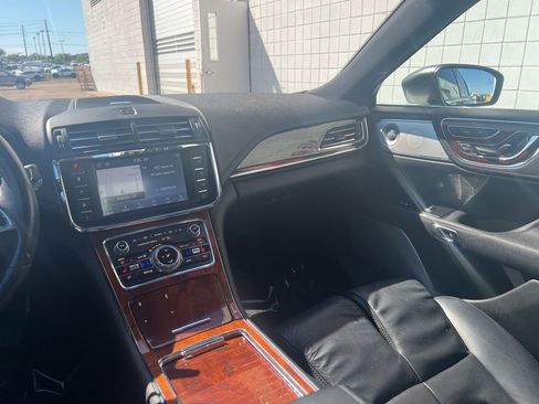 Used 2020 Lincoln Continental Reserve w/ Luxury Package image 26