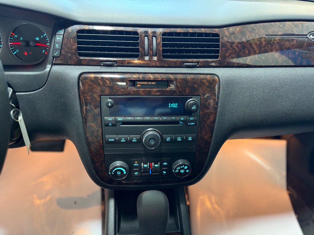 Used 2015 Chevrolet Impala LTZ FWD image 10