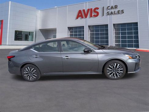 Used 2024 Nissan Altima 2.5 SV image 5
