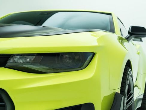 Used 2021 Chevrolet Camaro ZL1 RWD image 11