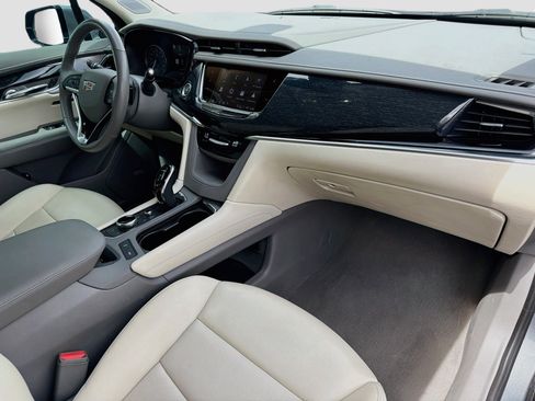 Certified 2024 Cadillac XT6 Premium Luxury w/ Technology Package FWD image 32
