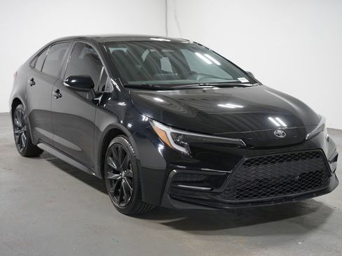 Certified 2023 Toyota Corolla SE image 3