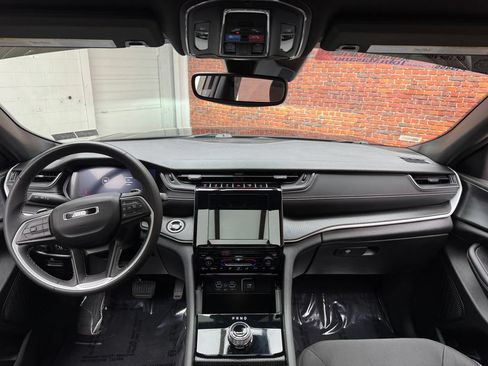Used 2024 Jeep Grand Cherokee L Laredo AWD/4WD image 13