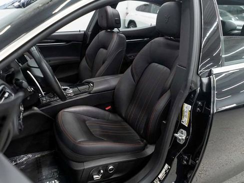 Used 2022 Maserati Ghibli Modena Q4 image 9