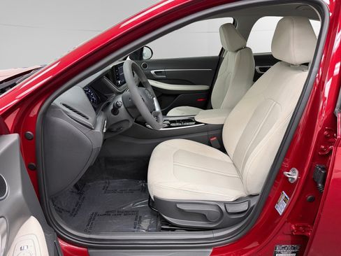Certified 2023 Hyundai Sonata SE FWD image 9