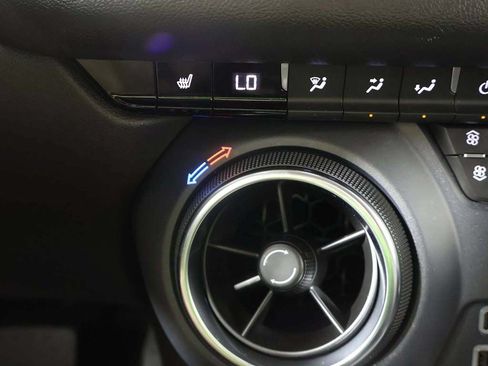 Used 2025 Chevrolet Blazer LT FWD image 41