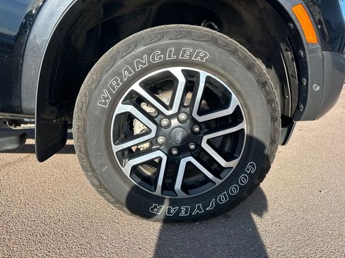 Used 2024 Ford Ranger Lariat w/ FX4 Off-Road Package image 39