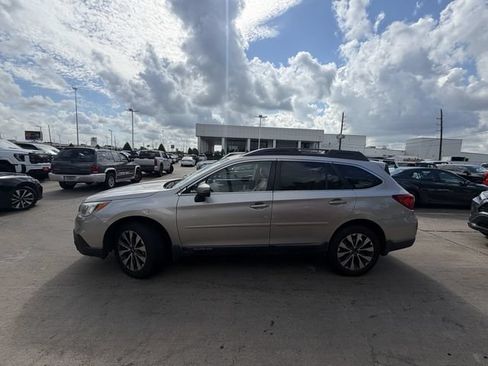 Used 2015 Subaru Outback 2.5i Limited AWD/4WD image 8