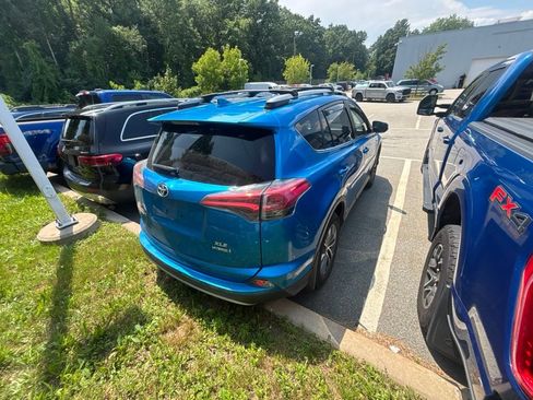 Used 2017 Toyota RAV4 XLE w/ All Weather Liner Package AWD/4WD image 7