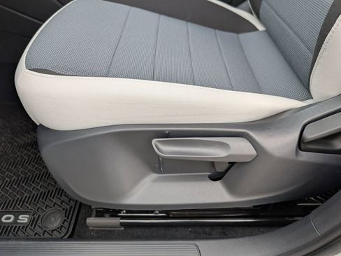 New 2026 Volkswagen Taos S image 13