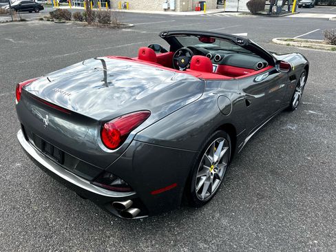 Used 2012 Ferrari California image 36