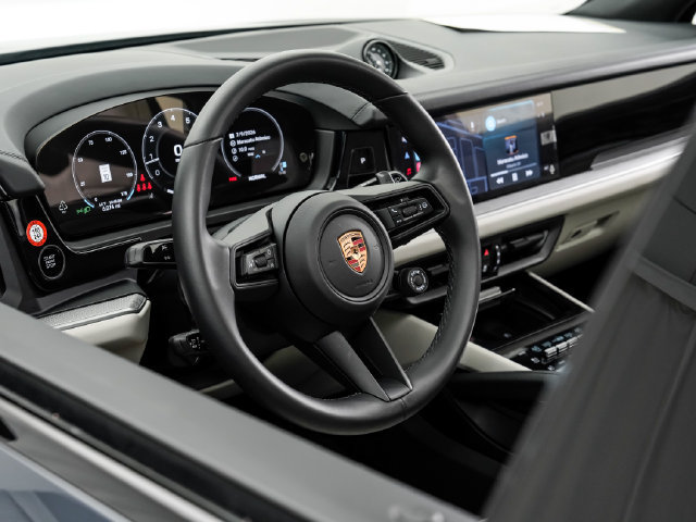 Certified 2026 Porsche Cayenne AWD/4WD image 7