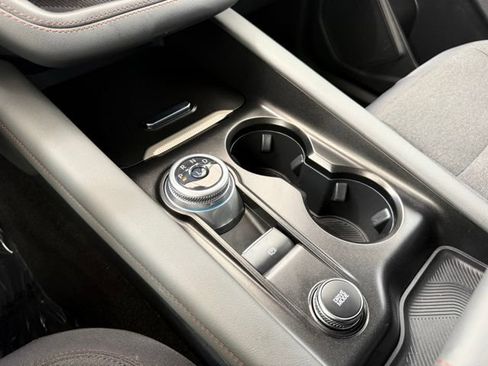 Used 2025 Ford Explorer Active AWD/4WD image 41