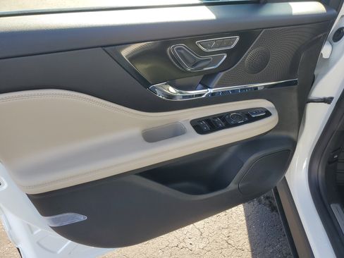 New 2026 Lincoln Corsair Reserve image 8