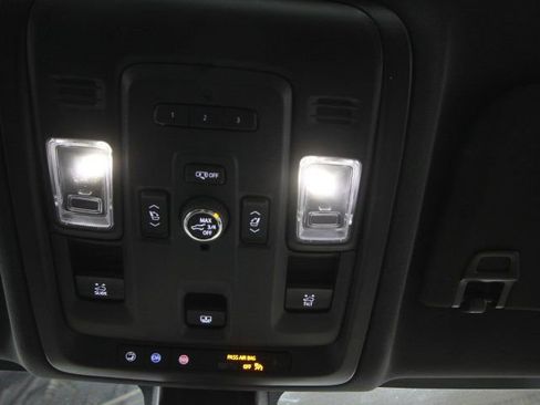 Used 2021 Chevrolet Tahoe High Country image 16