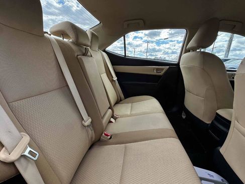 Used 2018 Toyota Corolla LE FWD image 23