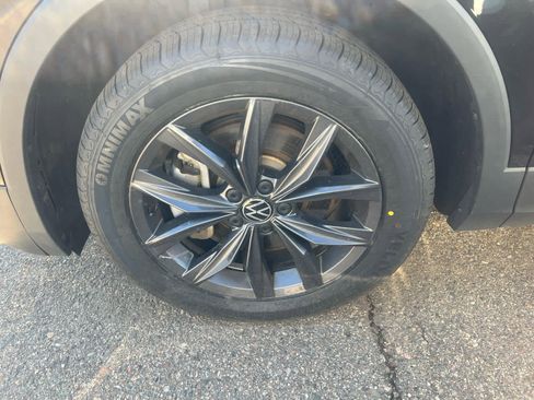 Used 2022 Volkswagen Tiguan SE AWD/4WD image 7