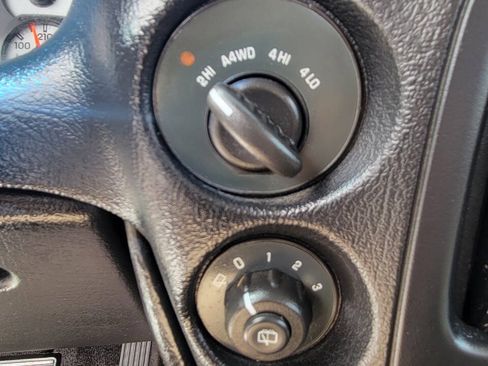 Used 2005 Chevrolet TrailBlazer LS w/ LS Preferred Equipment Group AWD/4WD image 20