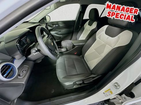 Used 2025 Chevrolet Trax LS FWD image 12