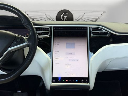 Used 2017 Tesla Model X 75D image 11