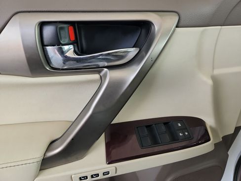 Used 2014 Lexus GX 460 w/ Premium Package image 31