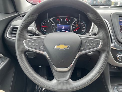 Used 2022 Chevrolet Equinox LT image 16