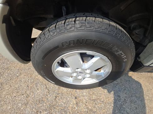 Used 2008 Ford Escape XLT FWD image 27
