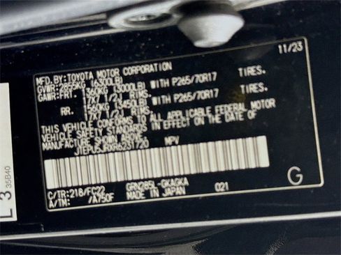 Used 2024 Toyota 4Runner TRD Off-Road image 32