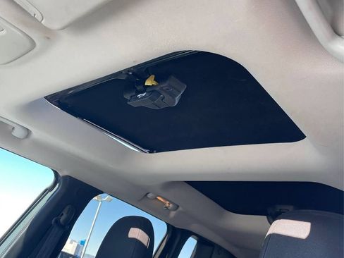 Used 2017 Jeep Renegade Altitude image 12