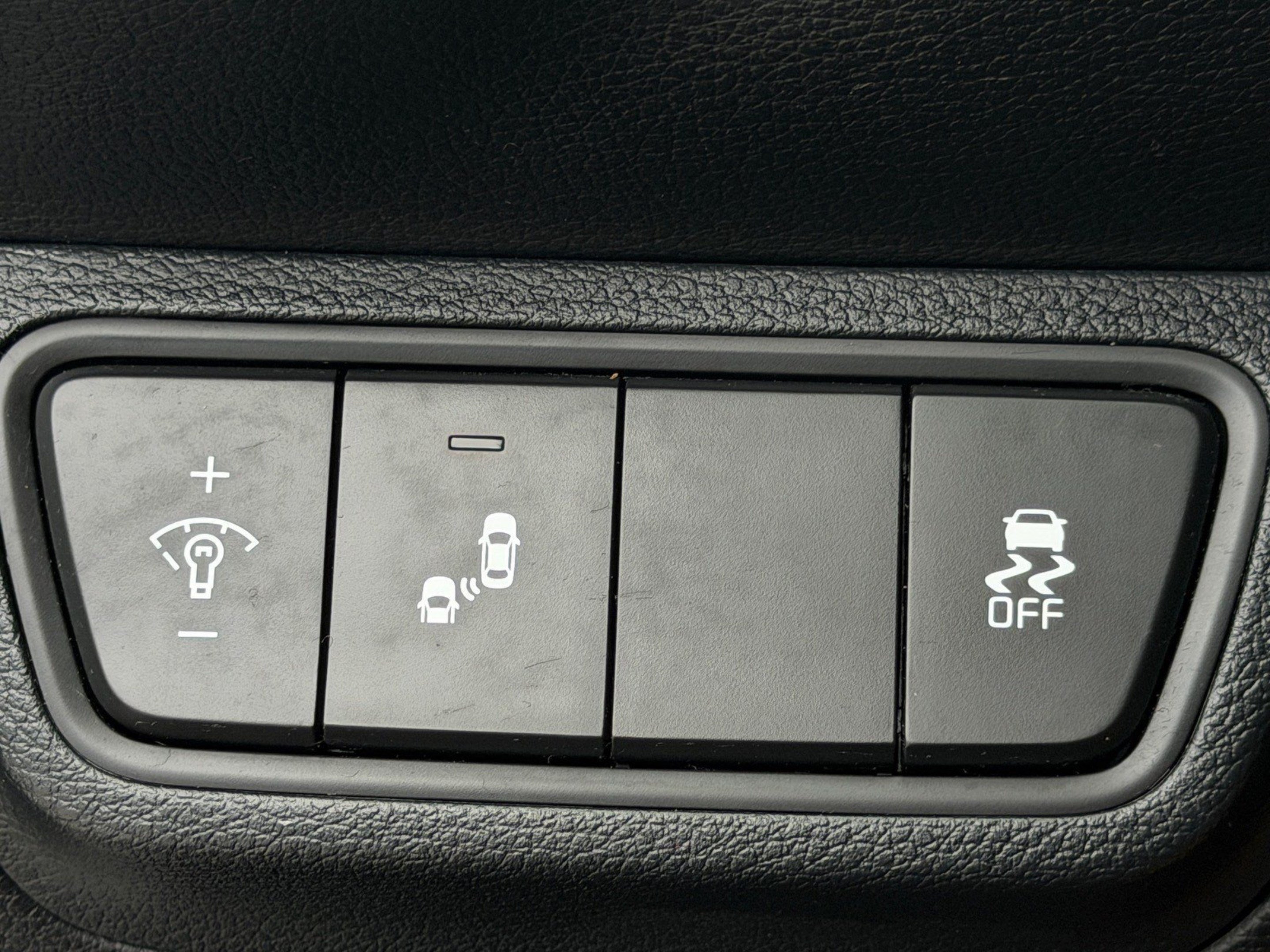 Certified 2024 Kia Forte LXS w/ LXS Technology Package FWD image 31