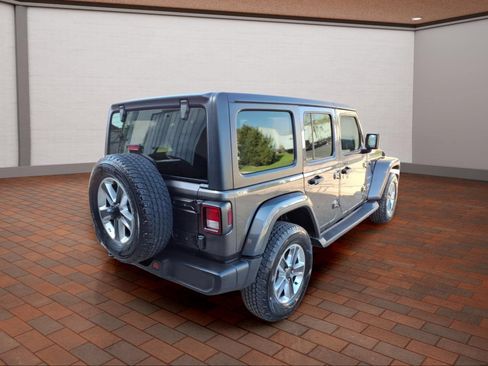 Used 2021 Jeep Wrangler Unlimited Sahara AWD/4WD image 5