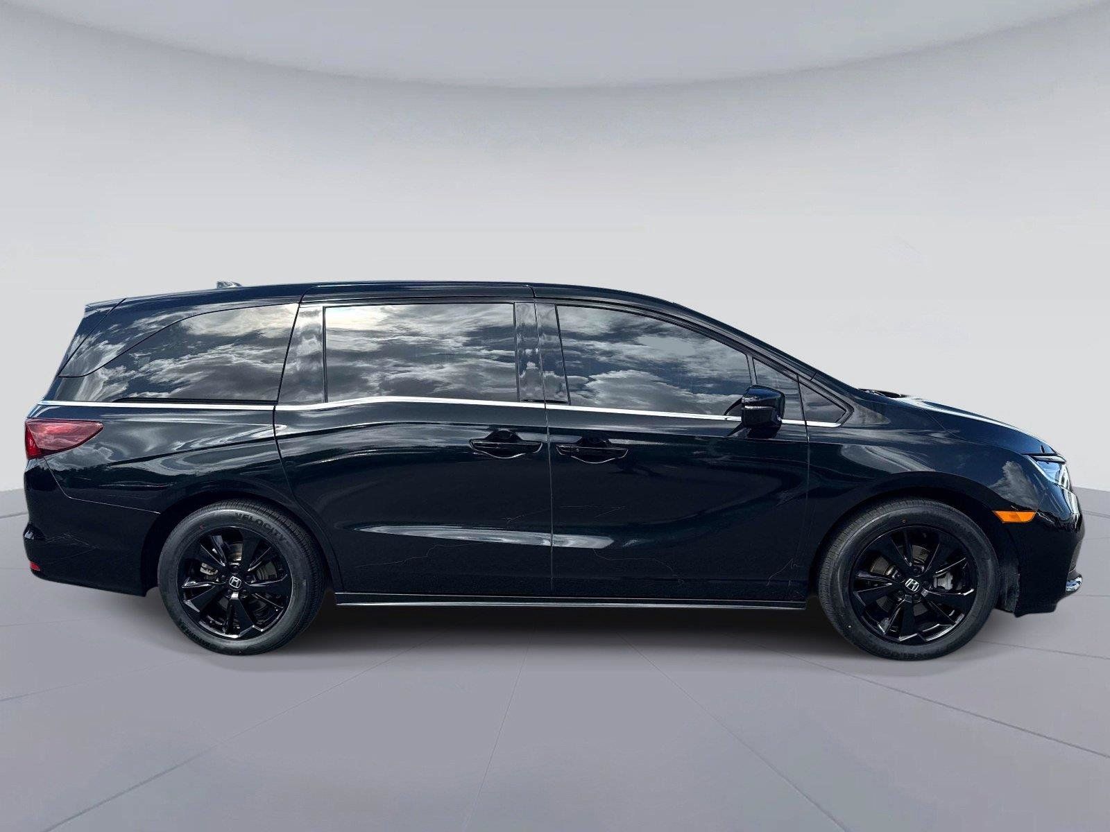Certified 2024 Honda Odyssey Sport image 2