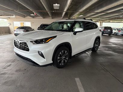 Used 2024 Toyota Highlander XLE