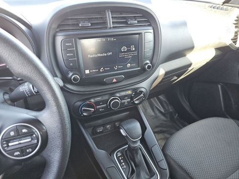 Used 2023 Kia Soul LX w/ Option Group 015 FWD image 30