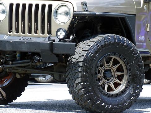 Used 2005 Jeep Wrangler Unlimited AWD/4WD image 7