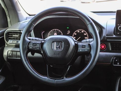 Used 2025 Honda Pilot Sport image 14