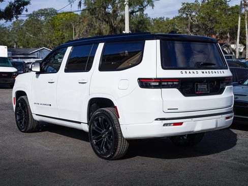 Used 2022 Jeep Grand Wagoneer Series II image 12