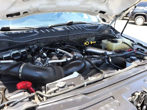 Used 2019 Ford F550 2WD Crew Cab Super Duty image 13