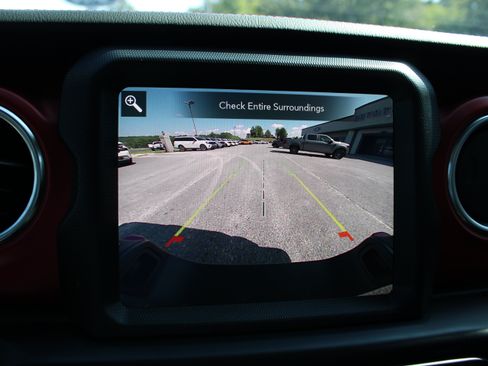 Used 2022 Jeep Gladiator Rubicon w/ LED Lighting Group AWD/4WD image 22