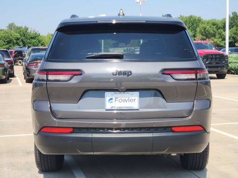 Used 2024 Jeep Grand Cherokee L Laredo RWD image 6