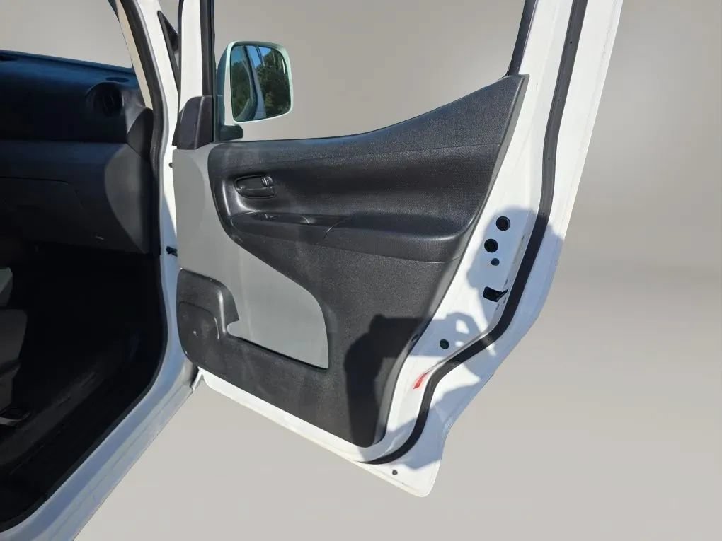 Used 2015 Chevrolet City Express LT w/ Appearance Package FWD image 33